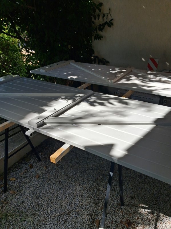 Peinture de volets en bois terminée